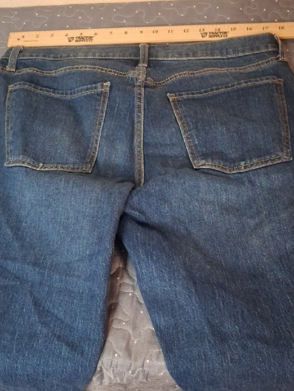 Old Navy Mid Rise WOW Boyfriend Jeans size 12 - Picture 5 of 7